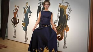 1900 kn; Haljinu dizajnira Klara Dedić: rukom oslikan saten-elastin (foto: Marin Gospić)