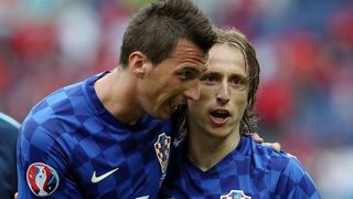 Slavlje igrača i navijača nakon pobjede nad Turskom. Photo: Goran Stanzl/PIXSELL Slavlje igrača i navijača nakon pobjede nad Turskom. Photo: Goran Stanzl/PIXSELL