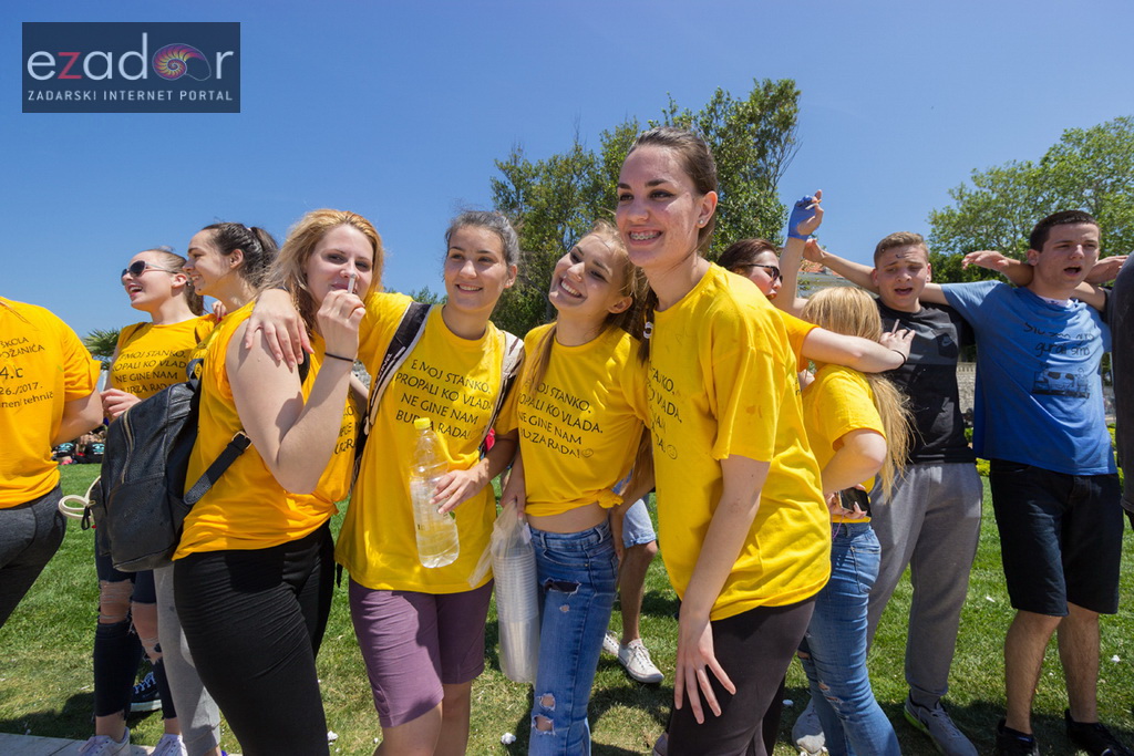 Ludijada zadarskih maturanata na Pozdravu suncu i Morskim orguljama