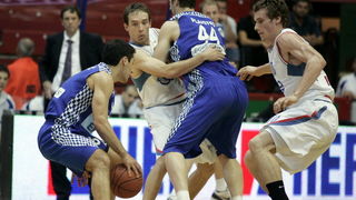 Zagreb, 050610.
KC Drazen Petrovic.
Trg Drazena Petrovica 3.
3. kosarkaska utakmica finala doigravanja izmedju Cibone i Zadra.
Na slici: Rok Stipcevic u akciji.
Foto: Goran Mehkek / CROPIX Zagreb, 050610.
KC Drazen Petrovic.
Trg Drazena Petrovica 3.
3. kosarkaska utakmica finala doigravanja izmedju Cibone i Zadra.
Na slici: Rok Stipcevic u akciji.
Foto: Goran Mehkek / CROPIX