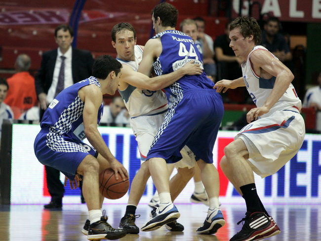 Zagreb, 050610.
KC Drazen Petrovic.
Trg Drazena Petrovica 3.
3. kosarkaska utakmica finala doigravanja izmedju Cibone i Zadra.
Na slici: Rok Stipcevic u akciji.
Foto: Goran Mehkek / CROPIX Zagreb, 050610.
KC Drazen Petrovic.
Trg Drazena Petrovica 3.
3. kosarkaska utakmica finala doigravanja izmedju Cibone i Zadra.
Na slici: Rok Stipcevic u akciji.
Foto: Goran Mehkek / CROPIX