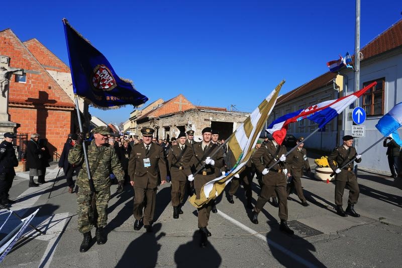 Image 380813 (auto) Image 380813 (auto)