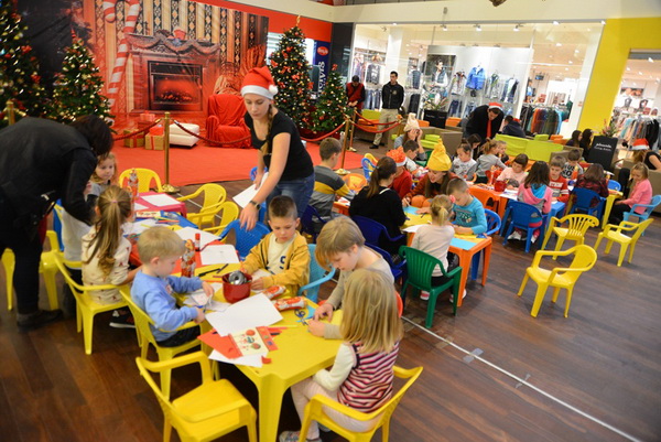 Sveti Nikola u Supernova centru 6. prosinca 2016.  Foto: Iva Perinčić