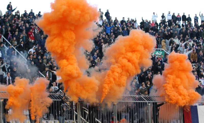 Bakljada i neredi na utakmici Hajduk – Dinamo