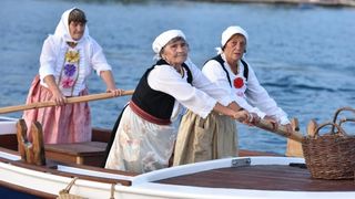Krapanj: Održana tradicionalna ženska regata gajeta na vesla. Photo: Hrvoje Jelavić/PIXSELL Krapanj: Održana tradicionalna ženska regata gajeta na vesla. Photo: Hrvoje Jelavić/PIXSELL