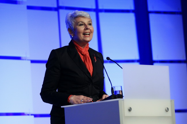 Rovinj, 220410.
Danas je u Rovinju otvorena Windays business konferencija, u organizaciji Microsoft Hrvatska i Jutarnjeg lista. Na otvorenje je dosla premijerka Jadranka Kosor.
Na fotografiji: Jadranka Kosor za govornicom.
Foto: Goran Sebelic / CROPIX