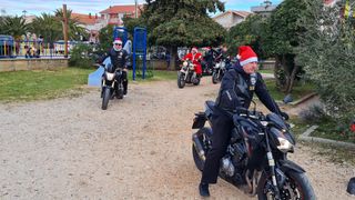 Bibinje: Moto mrazovi razveselili mališane Bibinje: Moto mrazovi razveselili mališane