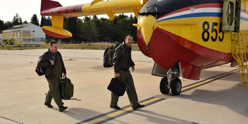 Dva Canadiara stigla u Genovu Dva Canadiara stigla u Genovu