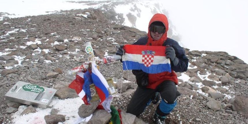 Image 1203909 (auto) Image 1203909 (auto)