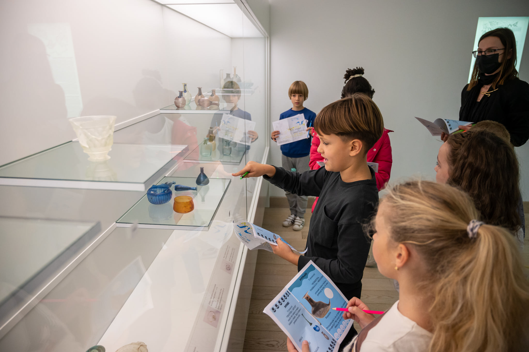 Na radionici u Muzeju antičkog stakla učenici OŠ Petar Preradović