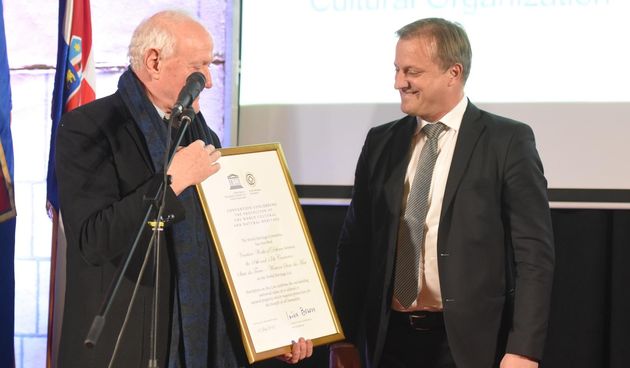 Gradonačelniku Zadra Branku Dukiću uručena povelja UNESCO-a
