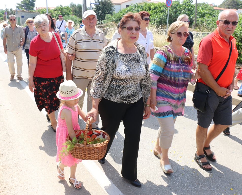 Tradicionalna procesija Tijelova ulicama Vira Tradicionalna procesija Tijelova ulicama Vira