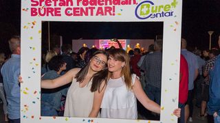 Tomislav Bralić i klapa Intrade na rođendanskoj proslavi Bure centra Tomislav Bralić i klapa Intrade na rođendanskoj proslavi Bure centra