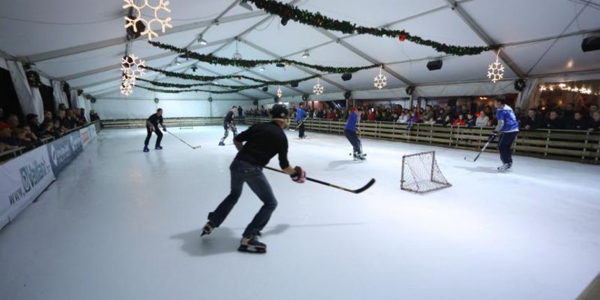 Zadarski hokejaši izazvali su splitske te su se sastali na zadarskom Forumu kako bi odigrali prijateljsku utakmicu. Photo: Filip Brala/PIXSELL Zadarski hokejaši izazvali su splitske te su se sastali na zadarskom Forumu kako bi odigrali prijateljsku utakmicu. Photo: Filip Brala/PIXSELL