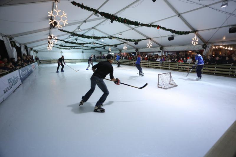 Zadarski hokejaši izazvali su splitske te su se sastali na zadarskom Forumu kako bi odigrali prijateljsku utakmicu.  Photo: Filip Brala/PIXSELL