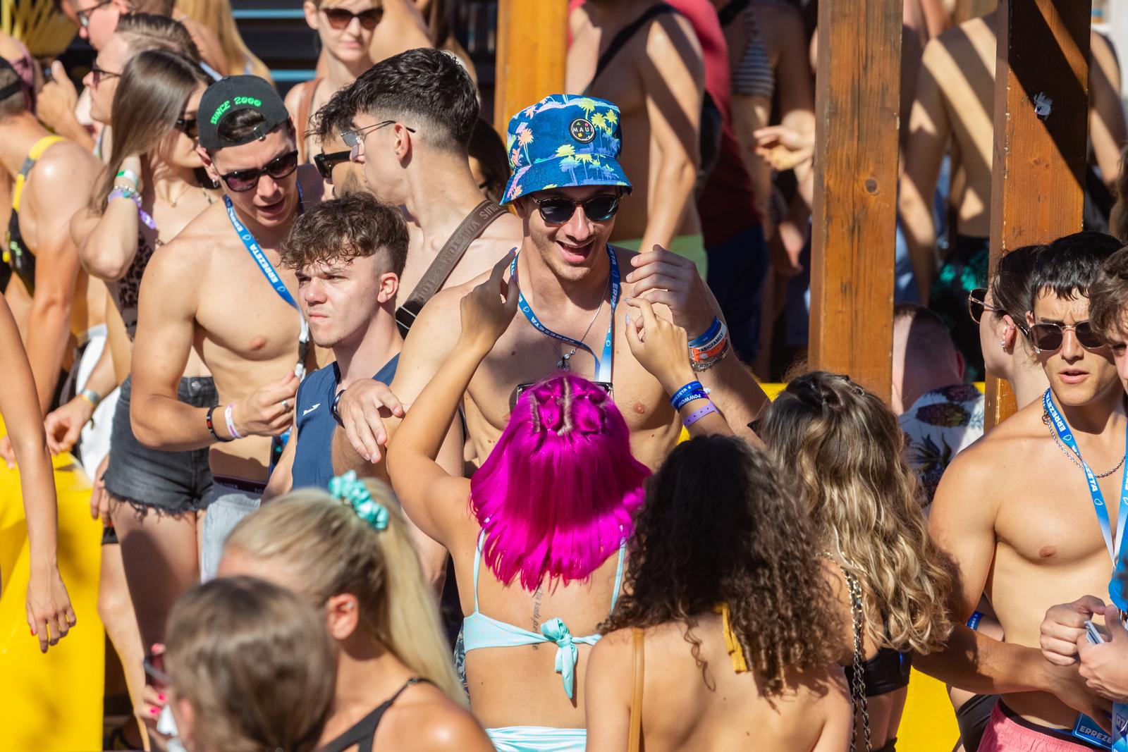 Dnevni party u klubu Papaya na plaži Zrće