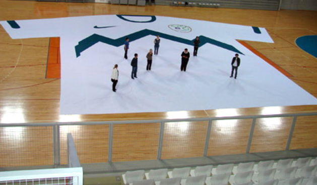 Gigantski slovenski dres, Foto: evarazdin.hr