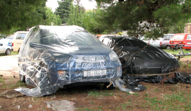 Zapaljeni automobili