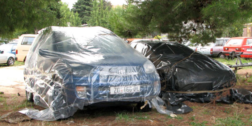 Zapaljeni automobili Zapaljeni automobili