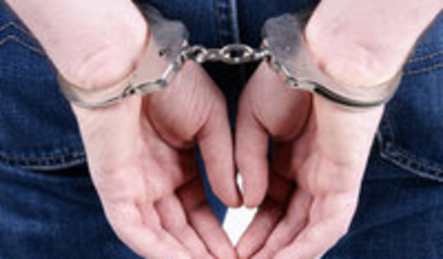 Lisice – uhićenje (Foto: sabah.com.tr)