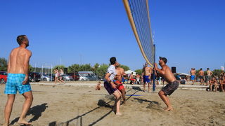 Na plaži Punta u Bibinjama održan 6. Memorijalni turnir u odbojci na pijesku za Tomislav Sikirića – Siku. Foto: Leo Banić Na plaži Punta u Bibinjama održan 6. Memorijalni turnir u odbojci na pijesku za Tomislav Sikirića – Siku. Foto: Leo Banić