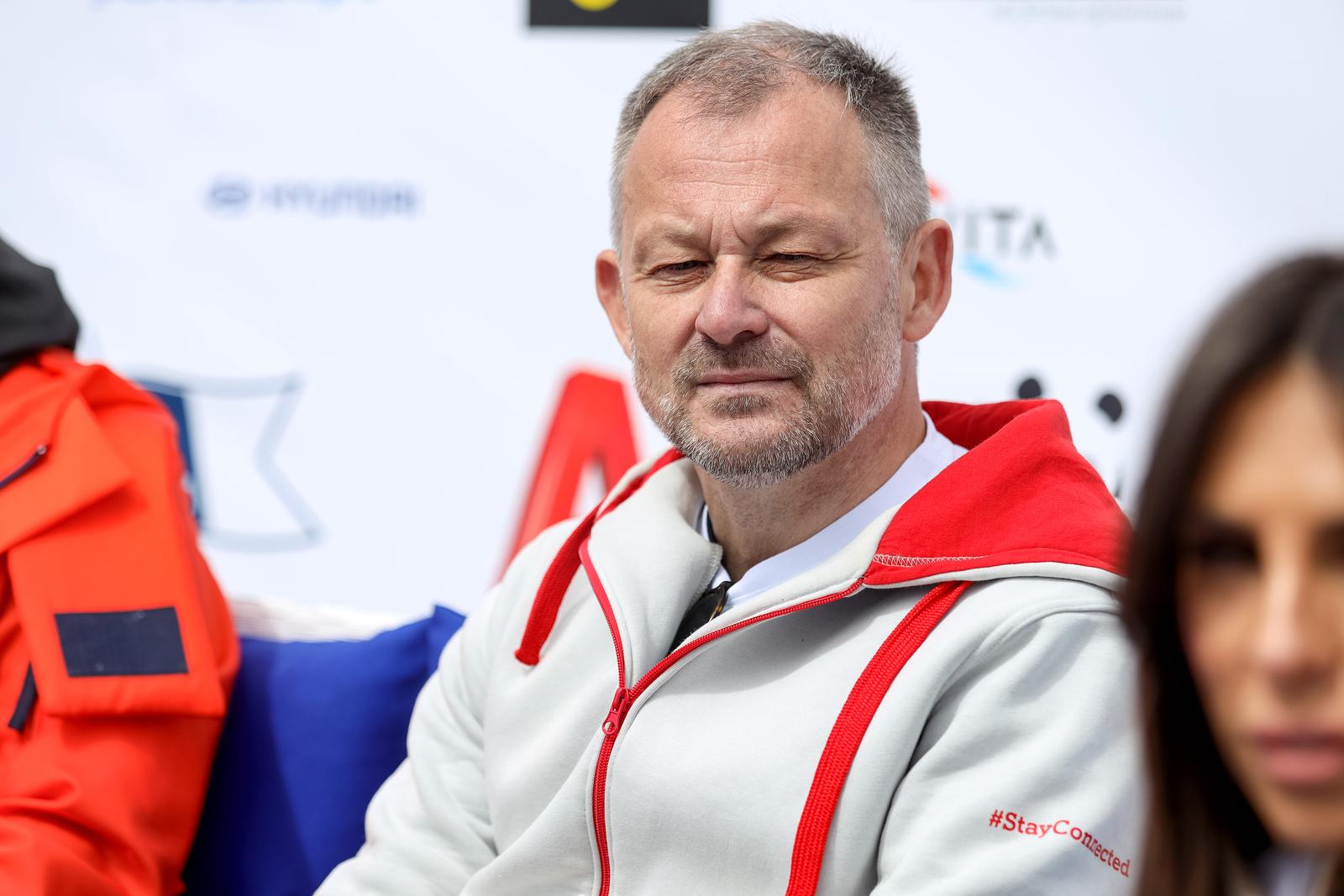 Ekološka manifestacija “Uz more, za more: zelena misija za održivu budućnost Hrvatske” održala se danas na plivarici Škoda koja je jutros u 11 sati isplovila iz zadarske luke Gaženica prema Ugljanu gdje će se provela akcija izvlačenja odbačenih ribarskih Ekološka manifestacija “Uz more, za more: zelena misija za održivu budućnost Hrvatske” održala se danas na plivarici Škoda koja je jutros u 11 sati isplovila iz zadarske luke Gaženica prema Ugljanu gdje će se provela akcija izvlačenja odbačenih ribarskih