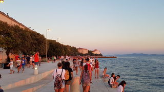 Zalazak sunca i Craft Beer Festival na zadarskoj rivi. Foto: Mladen Malik Zalazak sunca i Craft Beer Festival na zadarskoj rivi. Foto: Mladen Malik