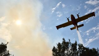 Zračne i kopnene snage gase požar kod Kožina Zračne i kopnene snage gase požar kod Kožina