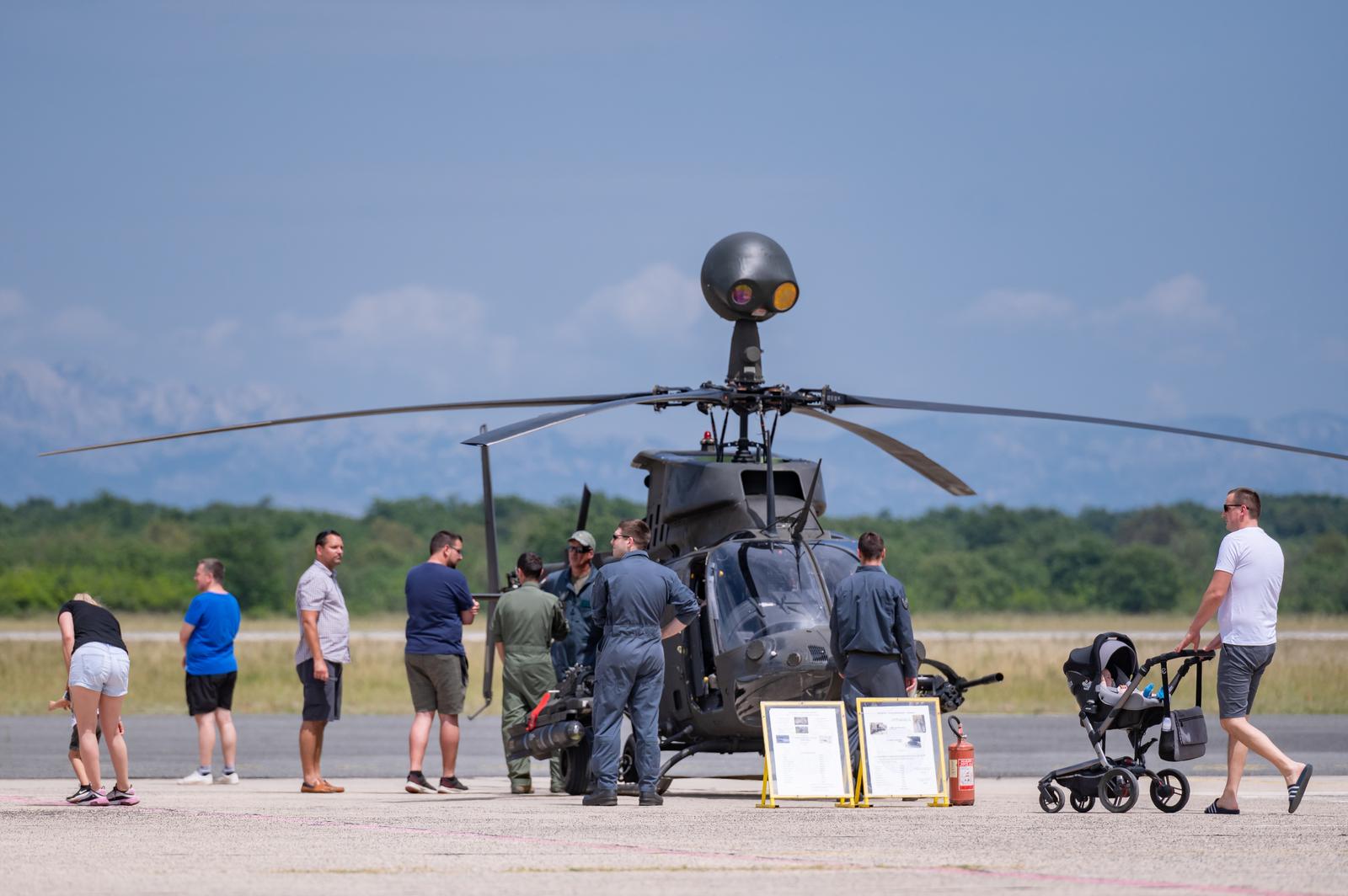 Dan otvorenih vrata vojarne u Zemuniku Dan otvorenih vrata vojarne u Zemuniku