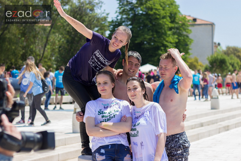Ludijada zadarskih maturanata na Pozdravu suncu i Morskim orguljama