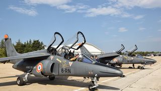 Francuski vojni avioni u vojarni “Pukovnik Mirko Vukušić”u Zemuniku Francuski vojni avioni u vojarni “Pukovnik Mirko Vukušić”u Zemuniku