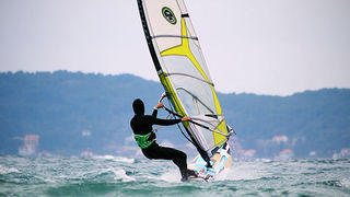 Windsurferi na Kolovarima, 11. travnja 2012. (foto:Saša Čuka) Windsurferi na Kolovarima, 11. travnja 2012. (foto:Saša Čuka)