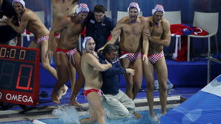 Zagreb, 110910.
Bazen Mladosti na Savi.
29. Europsko prvenstvo u vaterpolu.
Finalna utakmica za pobjednika Europskog prvenstva u vaterpolu  Hrvatska – Italija.
Na slici: slavlje hrvatskih igraca.
Foto: Goran Mehkek / CROPIX