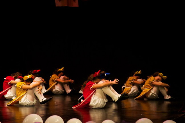 Plesna cestitka Zadarskog plesnog ansambla Plesna cestitka Zadarskog plesnog ansambla