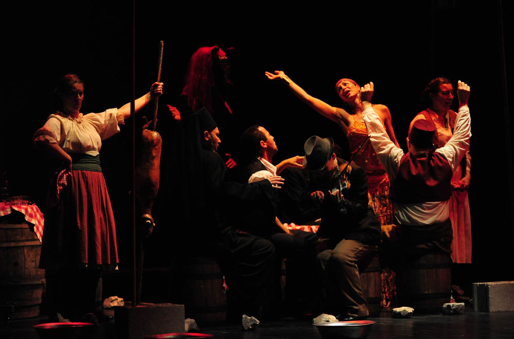 Zadar, 11.04.2013. snimio: Nenad Marčev
dramska pretplata
GRADSKO KAZALIŠTE MLADIH SPLIT
Redatelj: Ivan Leo Lemo
Krčma, alkar, duga
po motivima pripovjedaka Dinka Šimunovića
igraju: Ana Gruica, Belmondo Miliša, Slavko Sobin,
Ivo Perkušić, Zadar, 11.04.2013. snimio: Nenad Marčev
dramska pretplata
GRADSKO KAZALIŠTE MLADIH SPLIT
Redatelj: Ivan Leo Lemo
Krčma, alkar, duga
po motivima pripovjedaka Dinka Šimunovića
igraju: Ana Gruica, Belmondo Miliša, Slavko Sobin,
Ivo Perkušić,