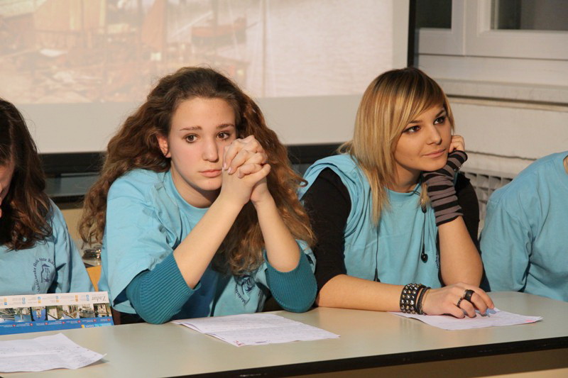 Prezentacija ucenica Medicinske skole Ante Kuzmanica na Megaconference Jr. 2010, Foto: Antonela Vitlov