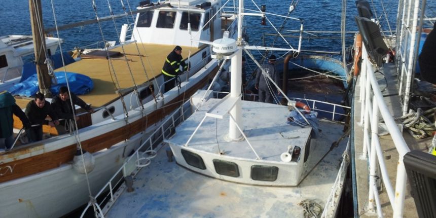 Potonuo brod u Uvali Bregdetti Potonuo brod u Uvali Bregdetti