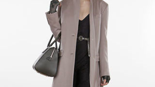 PHOTO © PETER STIGTER 
 WOMANSWEAR AUTUMN/WINTER 2009 
 ROCHAS