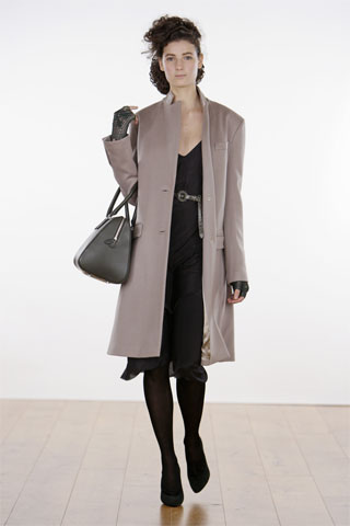 PHOTO © PETER STIGTER 
 WOMANSWEAR AUTUMN/WINTER 2009 
 ROCHAS