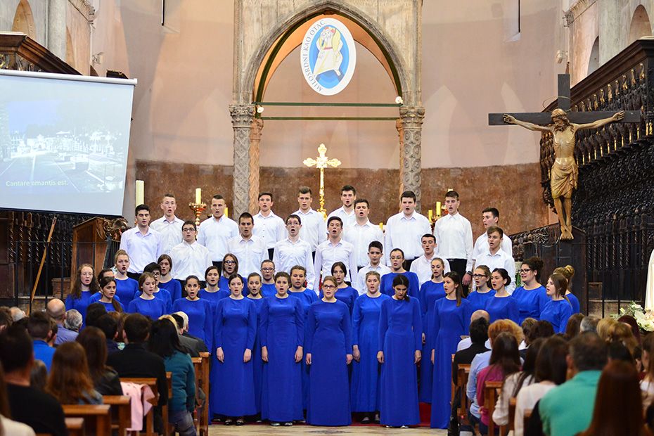 Natjecanje zborova u katedali sv. Stošije