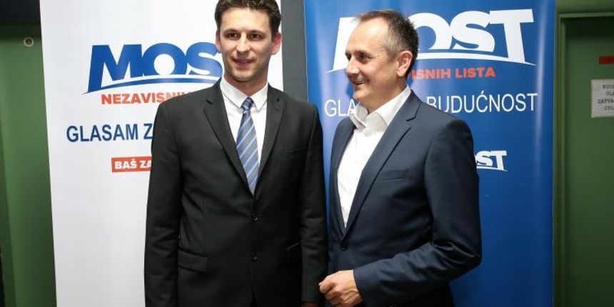 Atmosfera u stozeru Mosta nezavisnih lista. Bozo Petrov, Drago Prgomet. Photo: Petar Glebov/PIXSELL