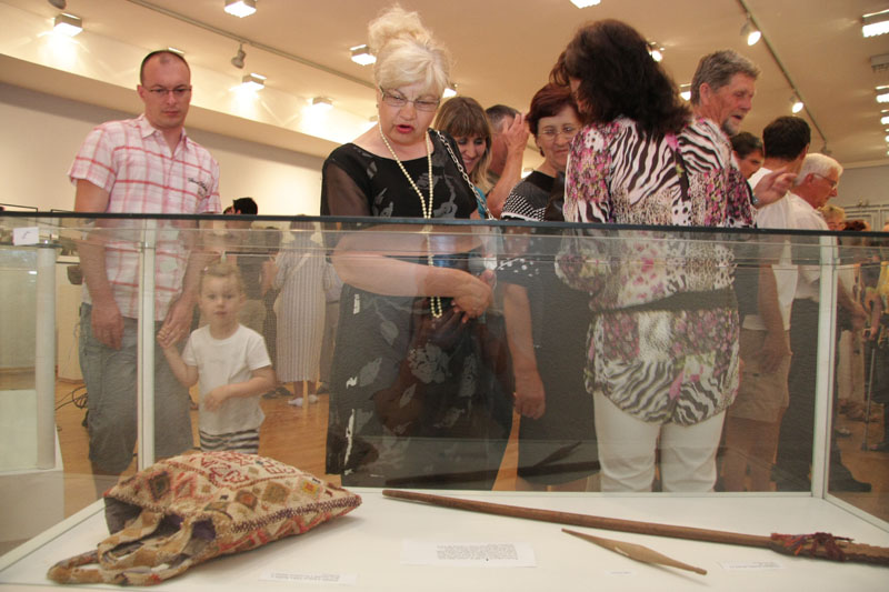 Otok Rava – Izložba u HKK