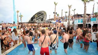 Zrće: Drugi dan Hideout festivala privukao je mnogobrojnu publiku na after beach party, Photo: Luka Stanzl/PIXSELL Zrće: Drugi dan Hideout festivala privukao je mnogobrojnu publiku na after beach party, Photo: Luka Stanzl/PIXSELL