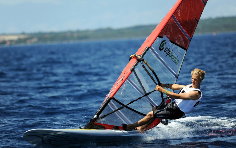 Zadar, 080711.
Svjetsko juniorsko prvenstvo u jedrenju 07.-15.srpnja 2011.
ISAF 2011.
U organizaciji jedrlicarskog kluba Uskok iz Zadra odrzava se svjetsko juniorsko prvenstvo u jedrenju za klase SL 16, 420, 29er, Laser i RS-X. Na prvenstvu se natjece 350 Zadar, 080711.
Svjetsko juniorsko prvenstvo u jedrenju 07.-15.srpnja 2011.
ISAF 2011.
U organizaciji jedrlicarskog kluba Uskok iz Zadra odrzava se svjetsko juniorsko prvenstvo u jedrenju za klase SL 16, 420, 29er, Laser i RS-X. Na prvenstvu se natjece 350