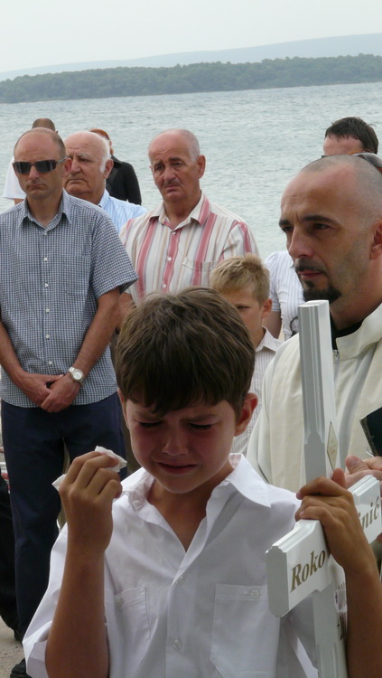 Tkon: Posljednji ispraćaj malenog anđela, Roka Ugrinića 7. lipnja 2011.