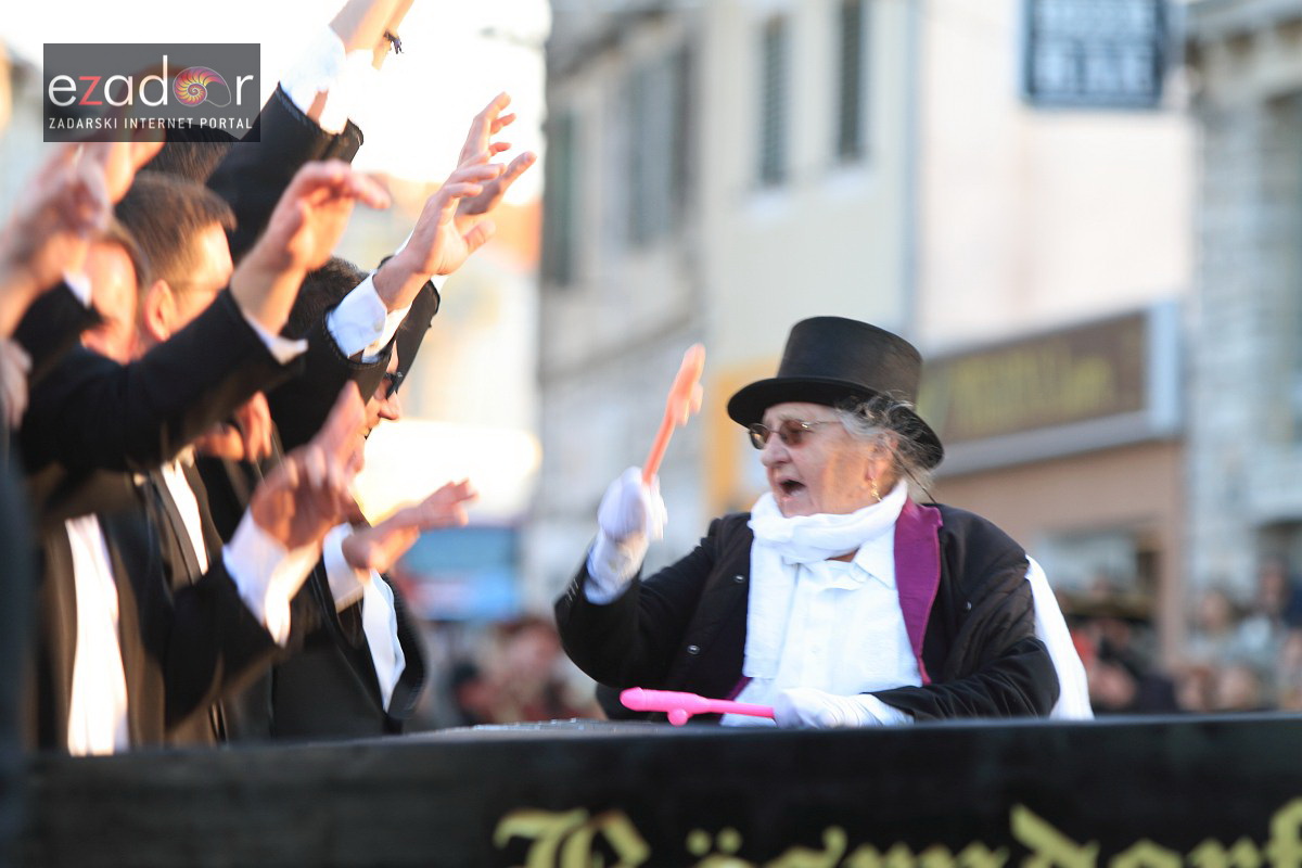Maškarana povorka Velike Bake u Murteru
