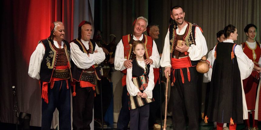 Sisak: 24. susret hrvatskih folklornih ansambala i izvornih skupina Sisak: 24. susret hrvatskih folklornih ansambala i izvornih skupina