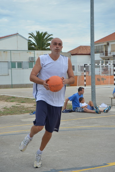 U povodu blagdana Kraljice Mira u Stanovima odigrana utakimica između veterana KK Zadar i Stanova, Foto: Iva Perinčić U povodu blagdana Kraljice Mira u Stanovima odigrana utakimica između veterana KK Zadar i Stanova, Foto: Iva Perinčić