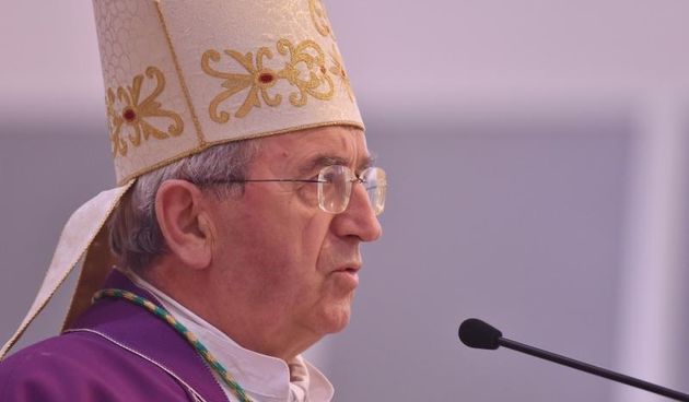 Kistanje: Zadarski nadbiskup Želimir Puljić blagoslovio relikvije sv. Nikole. Foto: Hrvoje Jelavić/PIXSELL