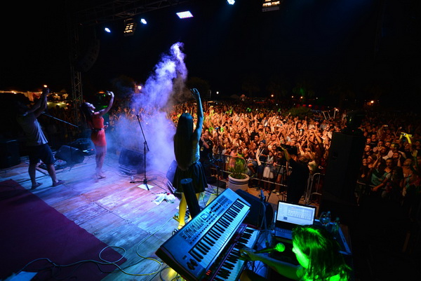 Virska noć 2015. uz koncert Lane Jurčević i Luke Nižetića te valičanstveni vatromet, Foto: Iva Perinčić Virska noć 2015. uz koncert Lane Jurčević i Luke Nižetića te valičanstveni vatromet, Foto: Iva Perinčić